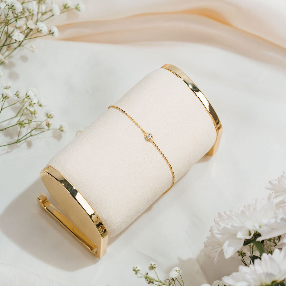 Gold Pendant Bracelet with moissanite diamond pendant.