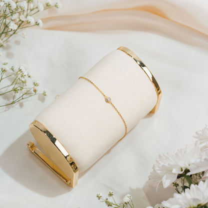 Gold Pendant Bracelet with moissanite diamond pendant.